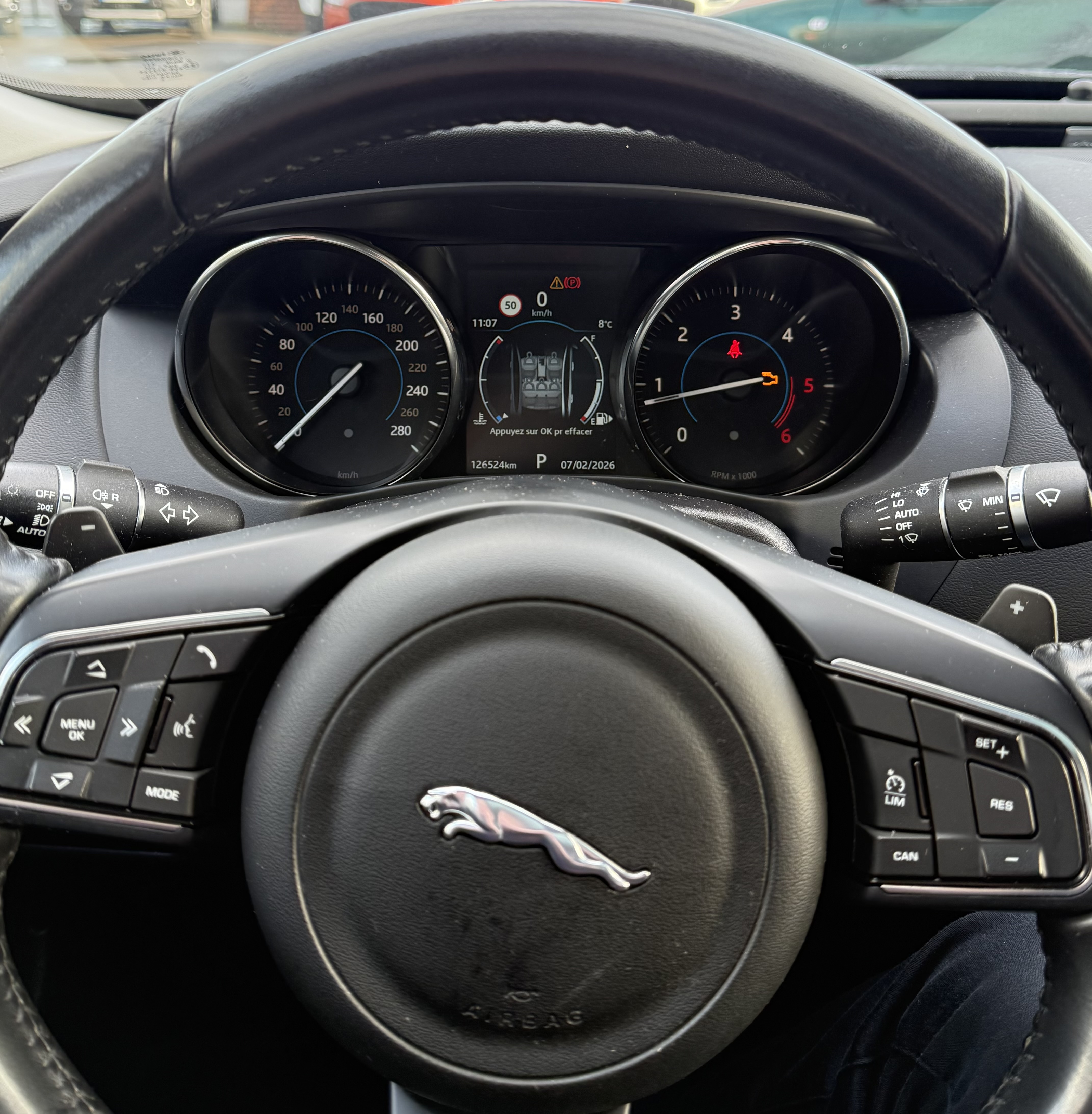 VO10605 - JAGUAR - XE - 2019 - photo 6