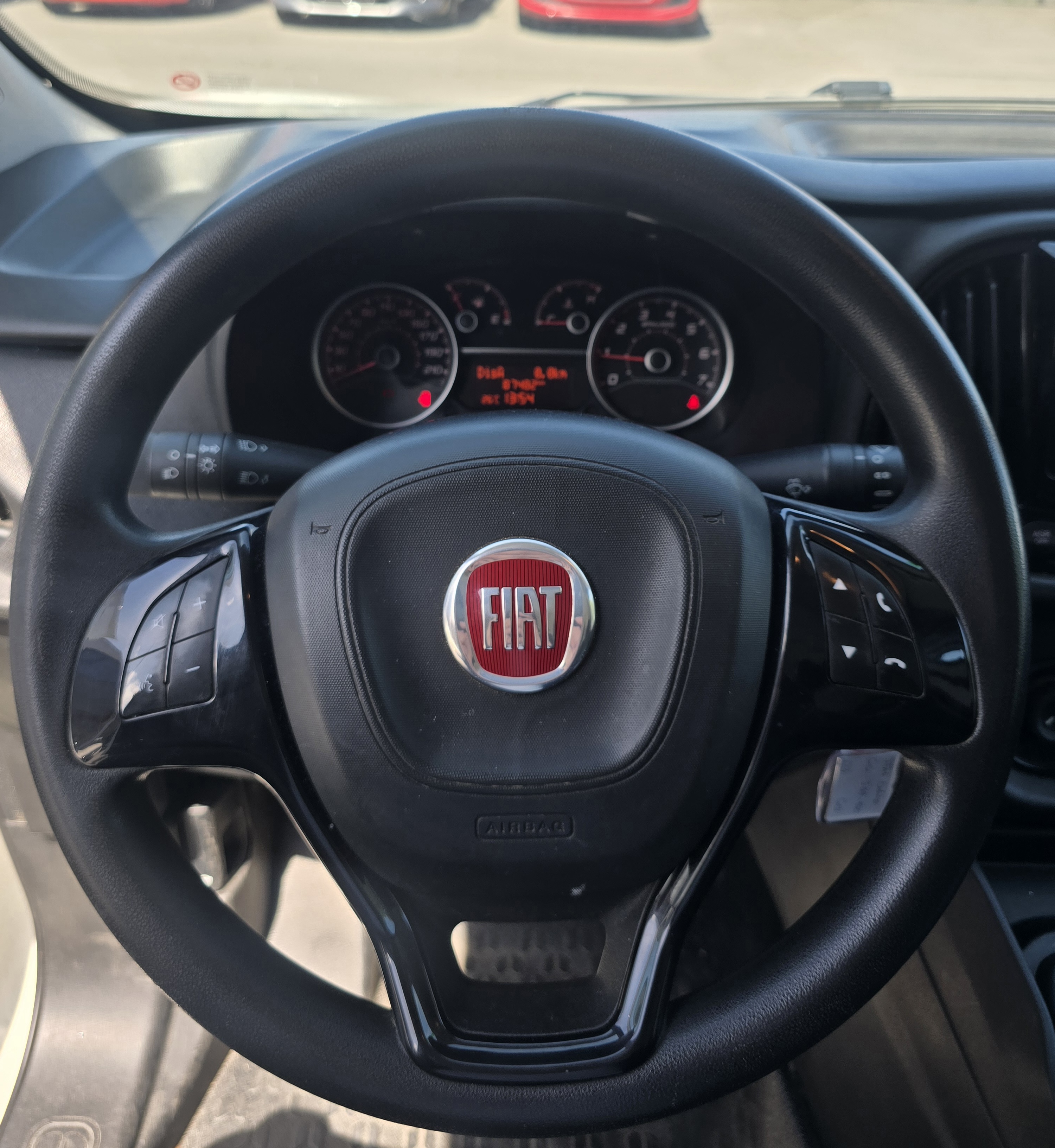 VO588 - FIAT - DOBLO - 2022 - photo 4