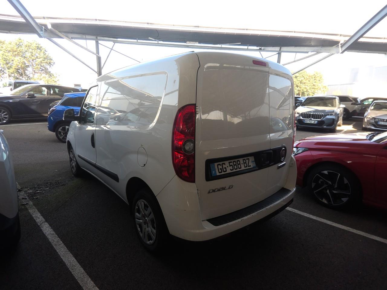 VO588 - FIAT - DOBLO - 2022 - photo 2