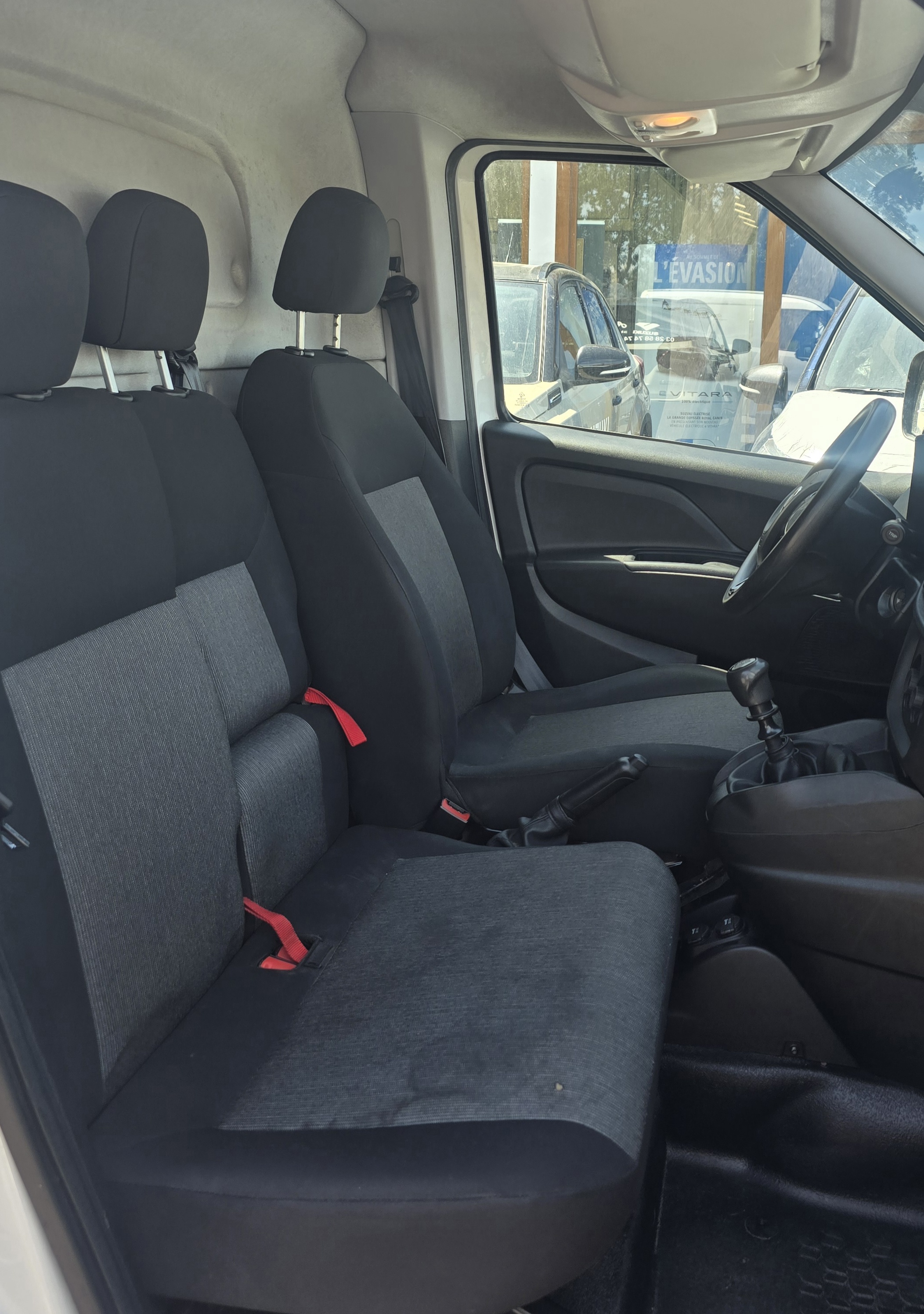 VO588 - FIAT - DOBLO - 2022 - photo 2