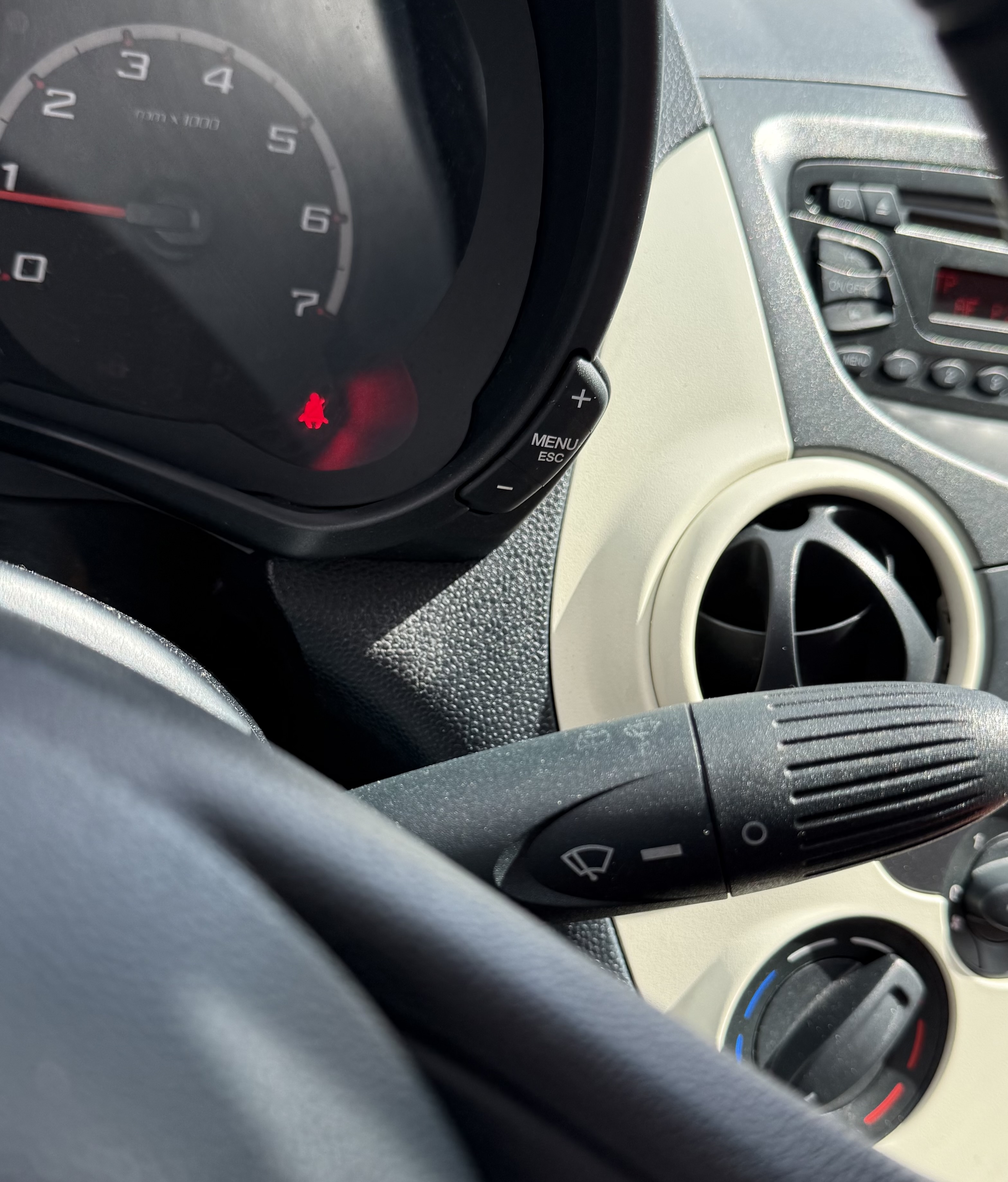 VO649 - FORD - KA - 2009 - photo 6