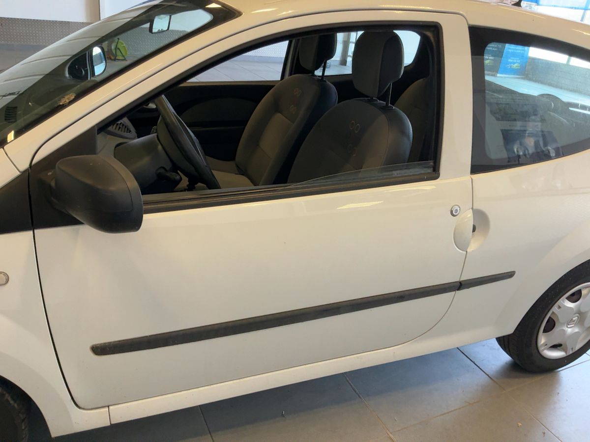 VOFD08180 - RENAULT - TWINGO - 2011 - photo 2