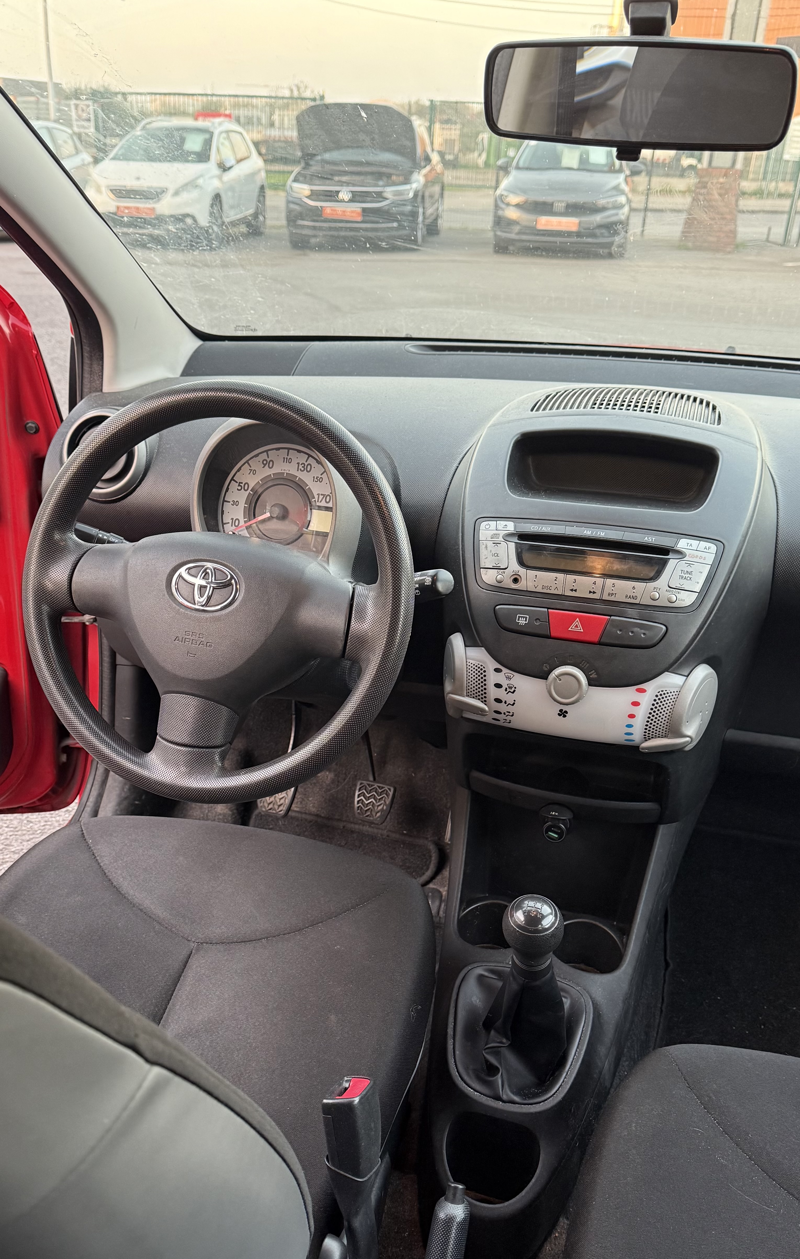 VODERCHL - TOYOTA - AYGO - 2014 - photo 11