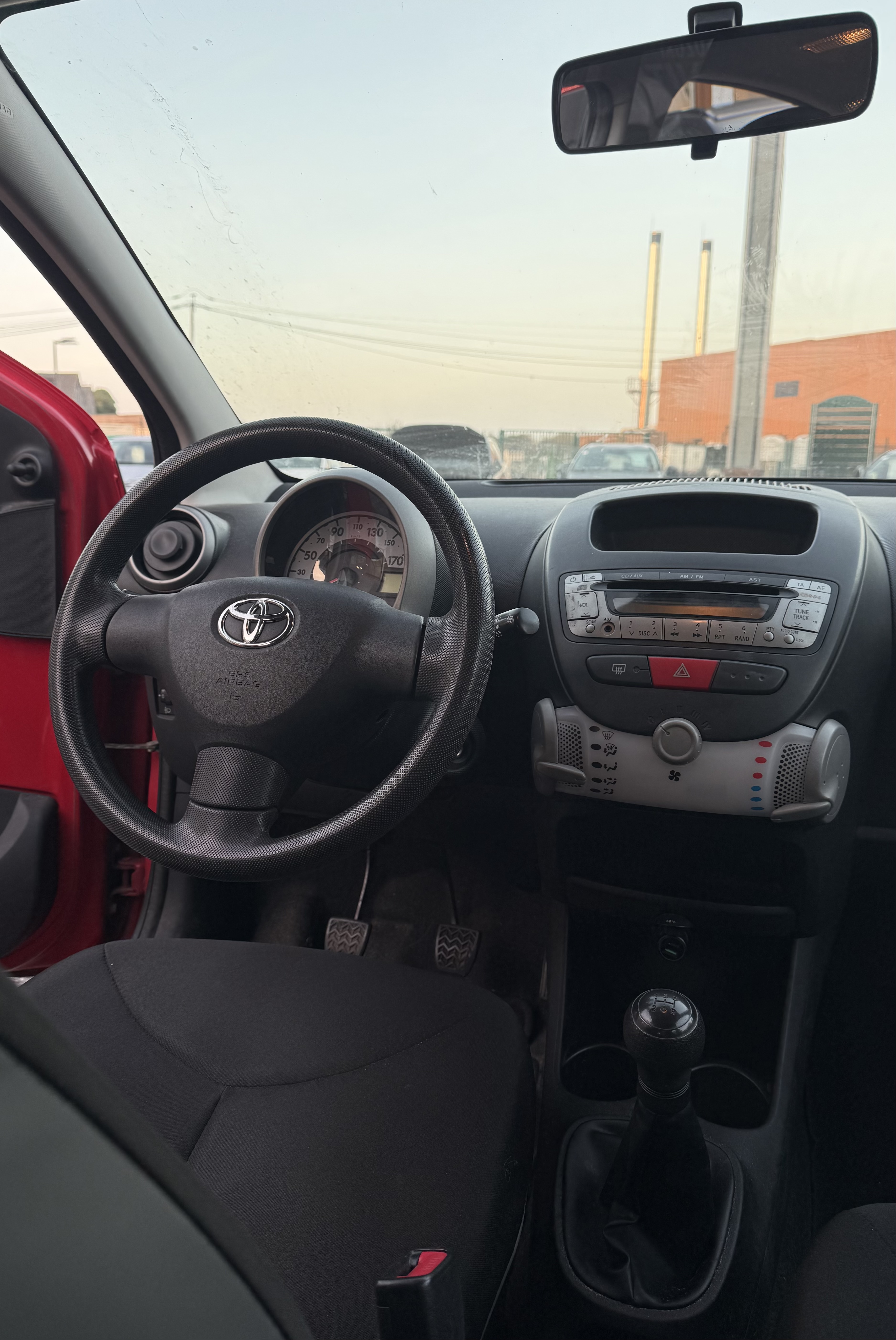 VODERCHL - TOYOTA - AYGO - 2014 - photo 12