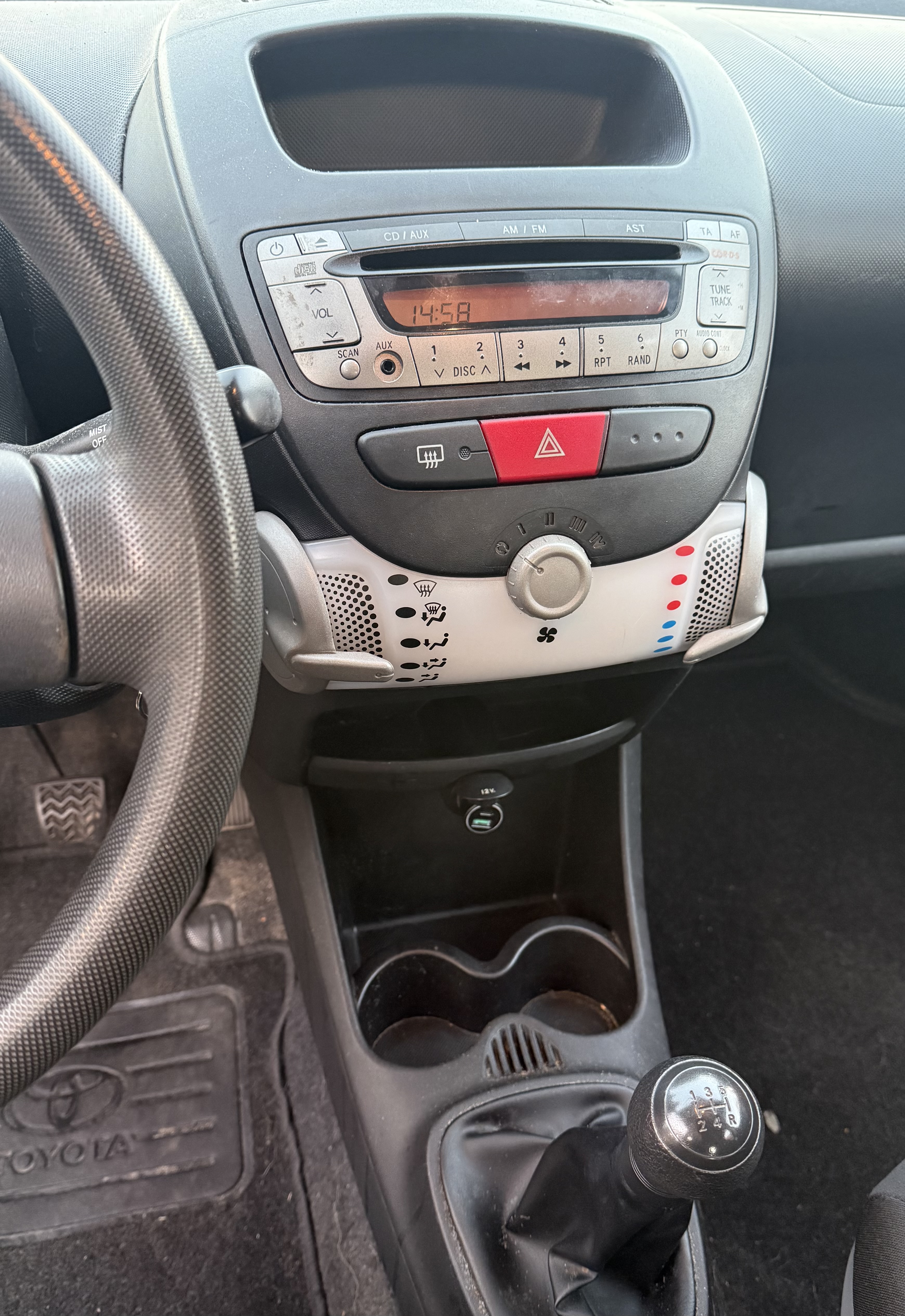 VODERCHL - TOYOTA - AYGO - 2014 - photo 7